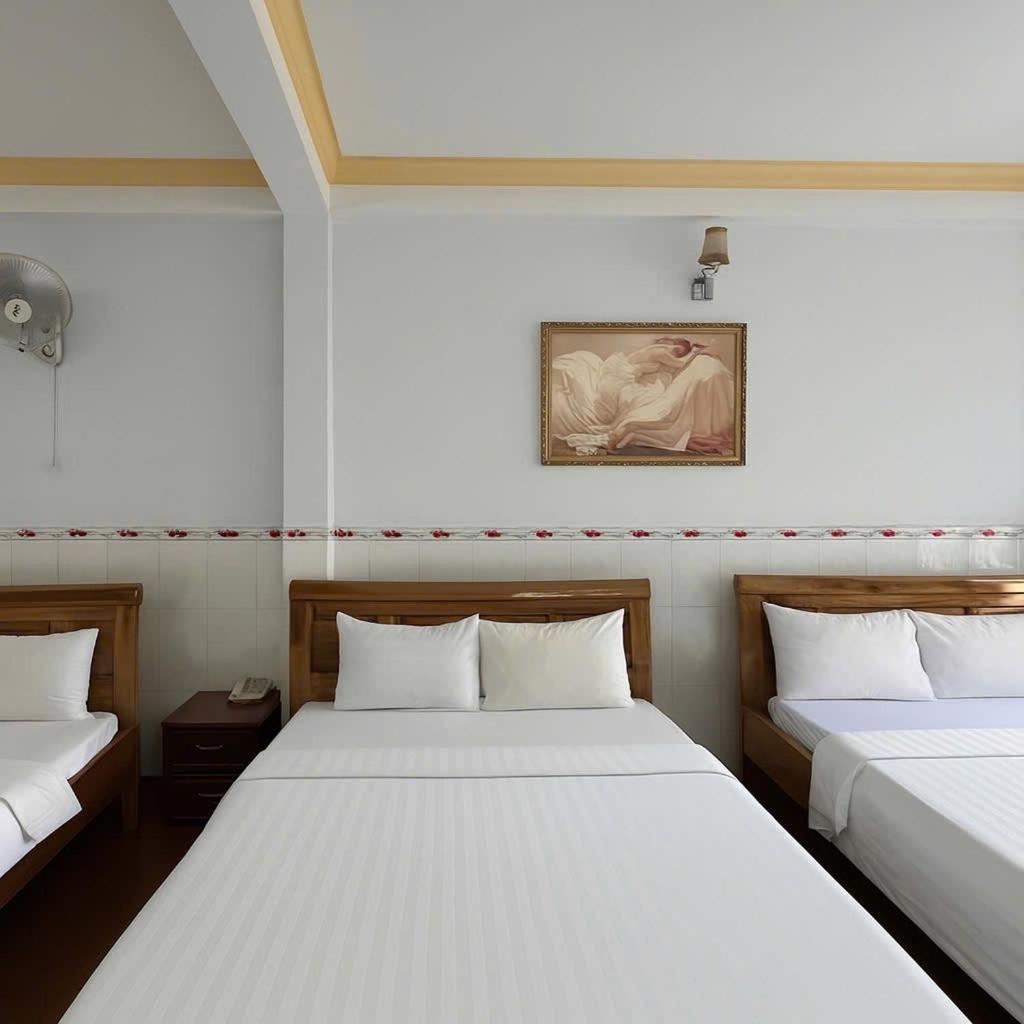 Hotel Diamond Cmt8 - Center Saigon 2*